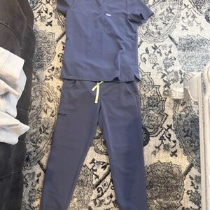 Figs Navy Scrub Top and bottoms